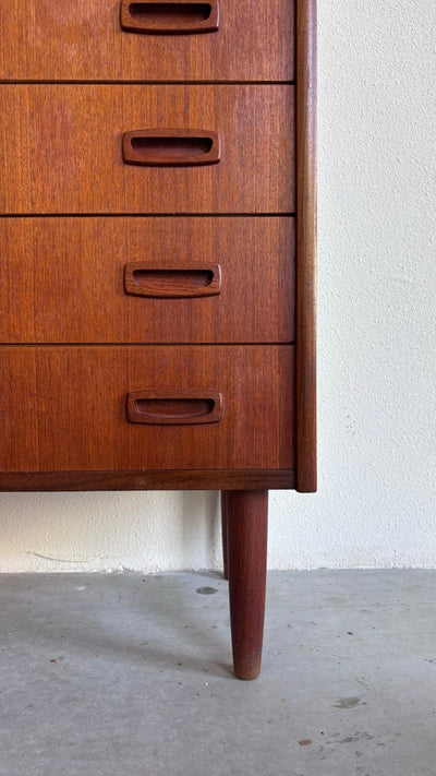 
                  
                    Ladekast 6* teak - LOUI.STORE
                  
                