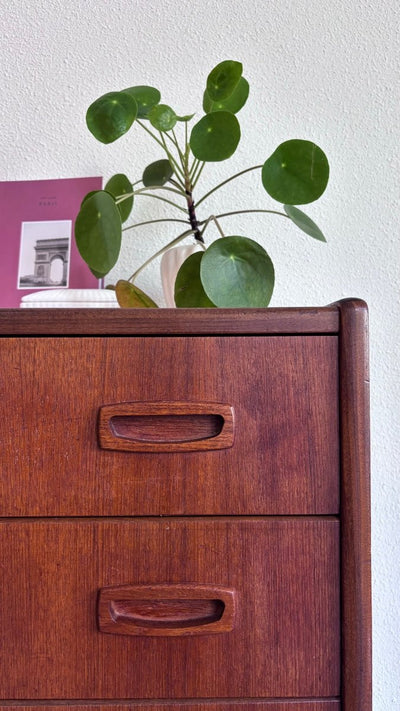 
                  
                    Ladekast 6* teak - LOUI.STORE
                  
                