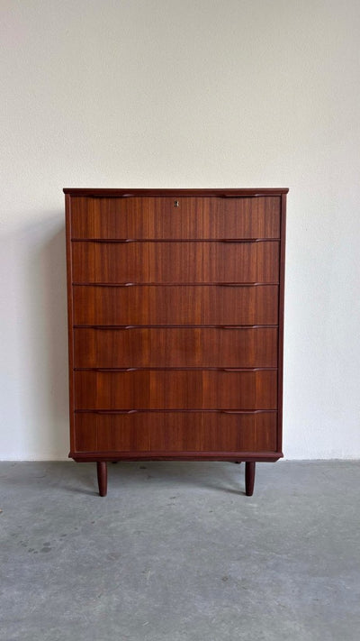 
                  
                    Ladekast 6* teak - LOUI.STORE
                  
                