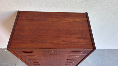 
                  
                    Ladekast 6* teak - LOUI.STORE
                  
                