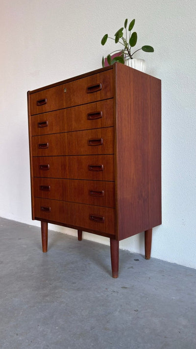 
                  
                    Ladekast 6* teak - LOUI.STORE
                  
                