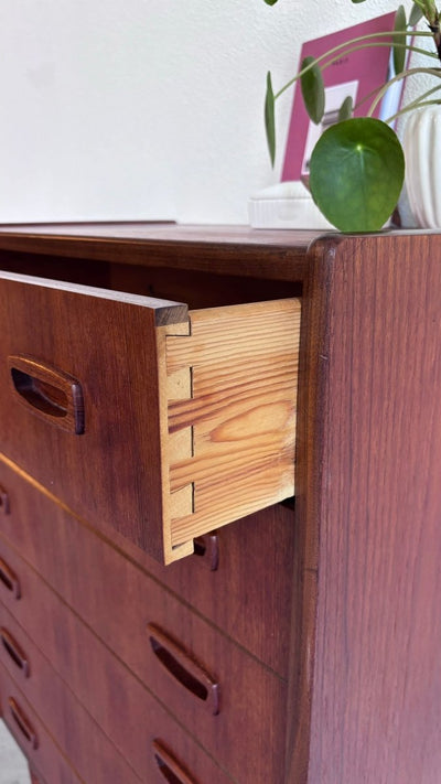 
                  
                    Ladekast 6* teak - LOUI.STORE
                  
                