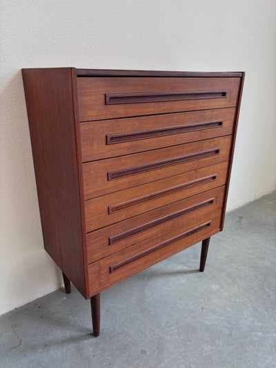 
                  
                    Ladekast 6* teak rechte greep - LOUI.STORE
                  
                