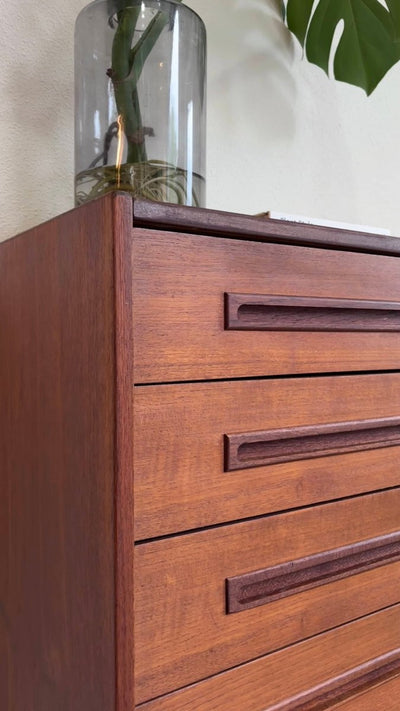 
                  
                    Ladekast 6* teak rechte greep - LOUI.STORE
                  
                