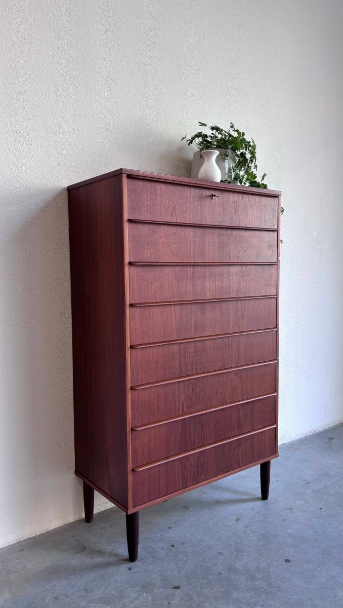 
                  
                    Ladekast 8* highboy teak - LOUI.STORE
                  
                