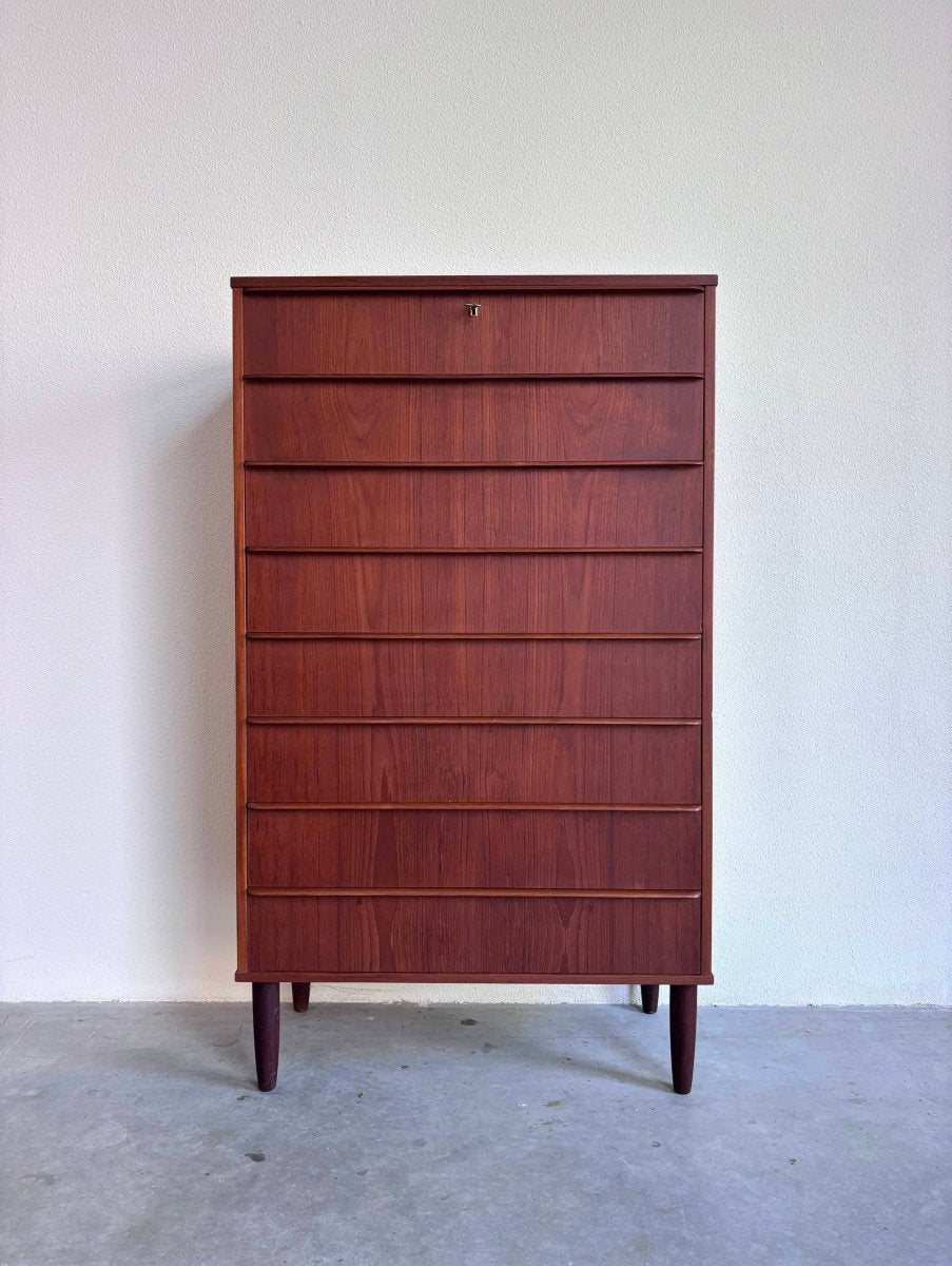 
                  
                    Ladekast 8* highboy teak - LOUI.STORE
                  
                