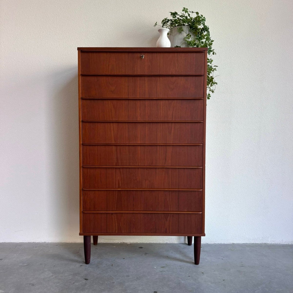 
                  
                    Ladekast 8* highboy teak - LOUI.STORE
                  
                