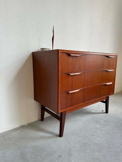 
                  
                    Ladekast in teak 3* - LOUI.STORE
                  
                