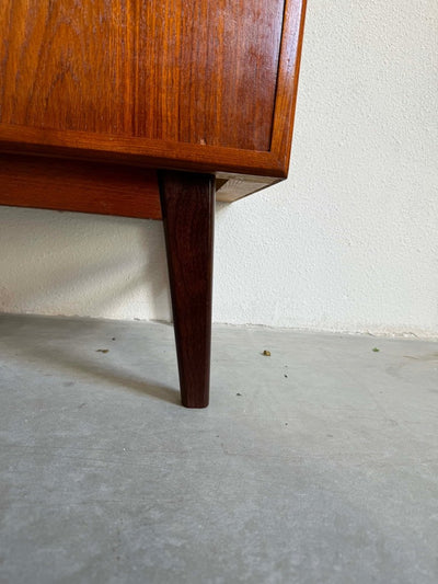 
                  
                    Ladekast in teak 3* - LOUI.STORE
                  
                