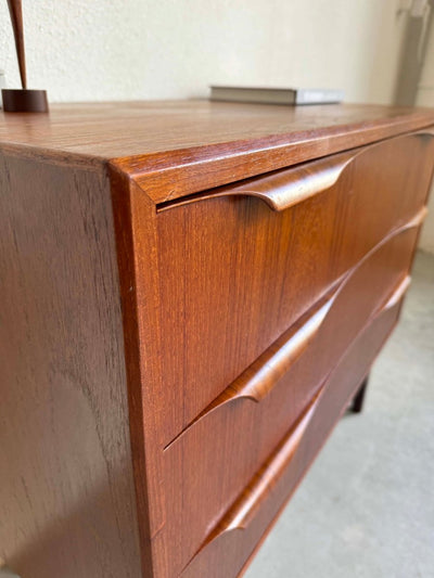 
                  
                    Ladekast in teak 3* - LOUI.STORE
                  
                