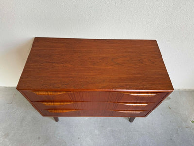 
                  
                    Ladekast in teak 3* - LOUI.STORE
                  
                