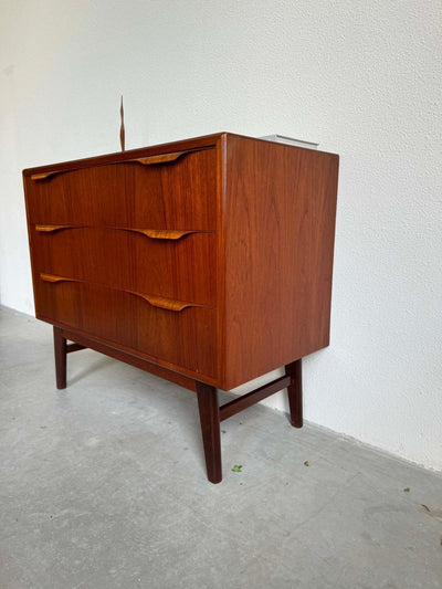 
                  
                    Ladekast in teak 3* - LOUI.STORE
                  
                