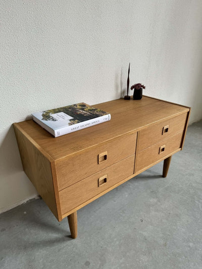 
                  
                    Ladekast laag eiken - LOUI.STORE
                  
                