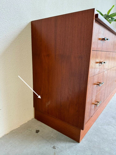 
                  
                    Ladekast teak 4* metalen greepje - LOUI.STORE
                  
                