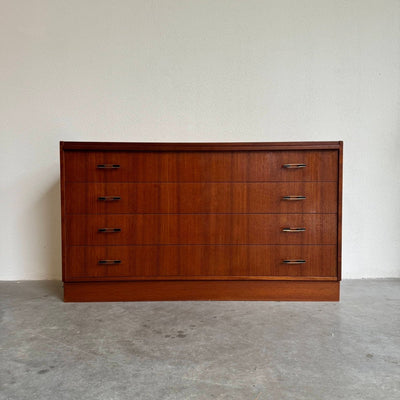 
                  
                    Ladekast teak 4* metalen greepje - LOUI.STORE
                  
                