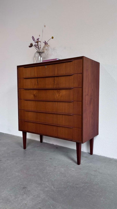 
                  
                    Ladekast teak 6* lange greep - LOUI.STORE
                  
                