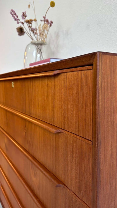 
                  
                    Ladekast teak 6* lange greep - LOUI.STORE
                  
                