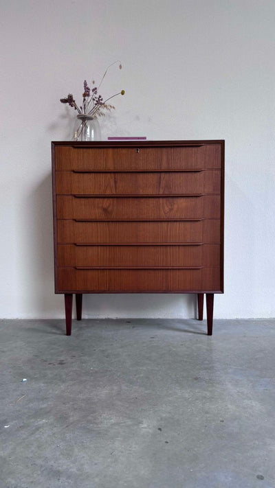 
                  
                    Ladekast teak 6* lange greep - LOUI.STORE
                  
                