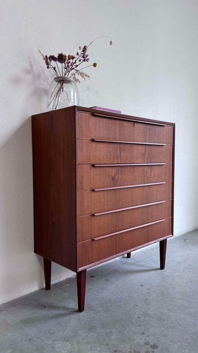 
                  
                    Ladekast teak 6* lange greep - LOUI.STORE
                  
                