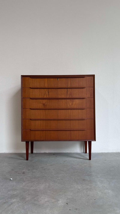 
                  
                    Ladekast teak 6* lange greep - LOUI.STORE
                  
                