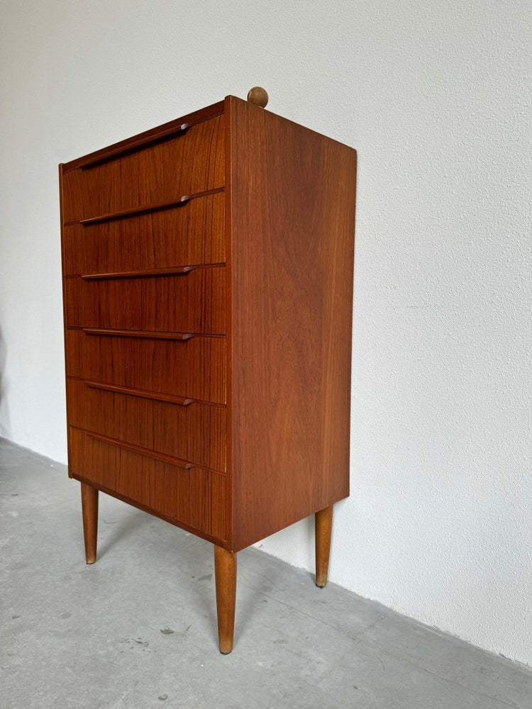 
                  
                    Ladekast teak 6* - LOUI.STORE
                  
                