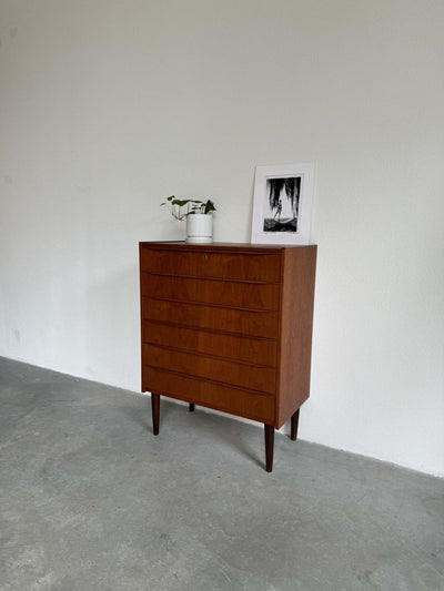 
                  
                    Ladekast teak 6* - LOUI.STORE
                  
                