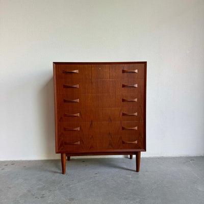 
                  
                    Ladekast teak 6* strik greep - LOUI.STORE
                  
                