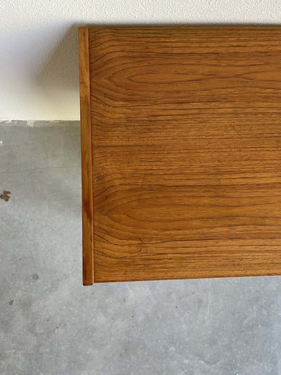 
                  
                    Ladekastje teak 4* - LOUI.STORE
                  
                