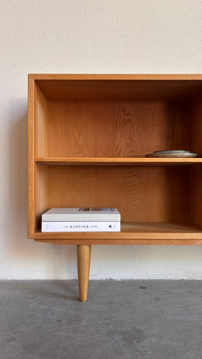 
                  
                    Lage boekenkast Børge Mogensen - LOUI.STORE
                  
                