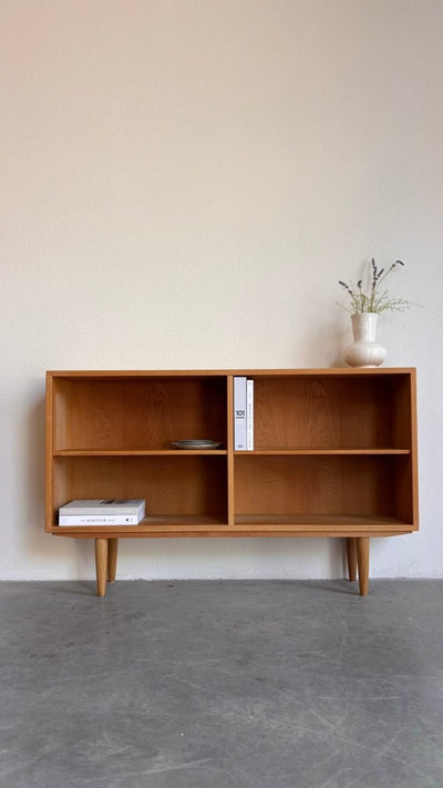 
                  
                    Lage boekenkast Børge Mogensen - LOUI.STORE
                  
                