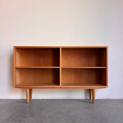 
                  
                    Lage boekenkast Børge Mogensen - LOUI.STORE
                  
                