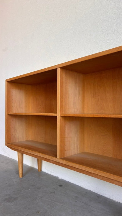 
                  
                    Lage boekenkast Børge Mogensen - LOUI.STORE
                  
                