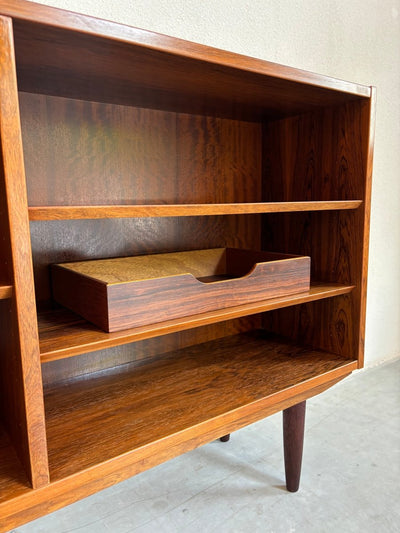 
                  
                    Lage boekenkast palissander - LOUI.STORE
                  
                