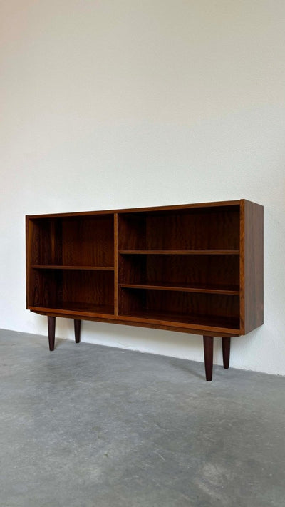 
                  
                    Lage boekenkast palissander - LOUI.STORE
                  
                