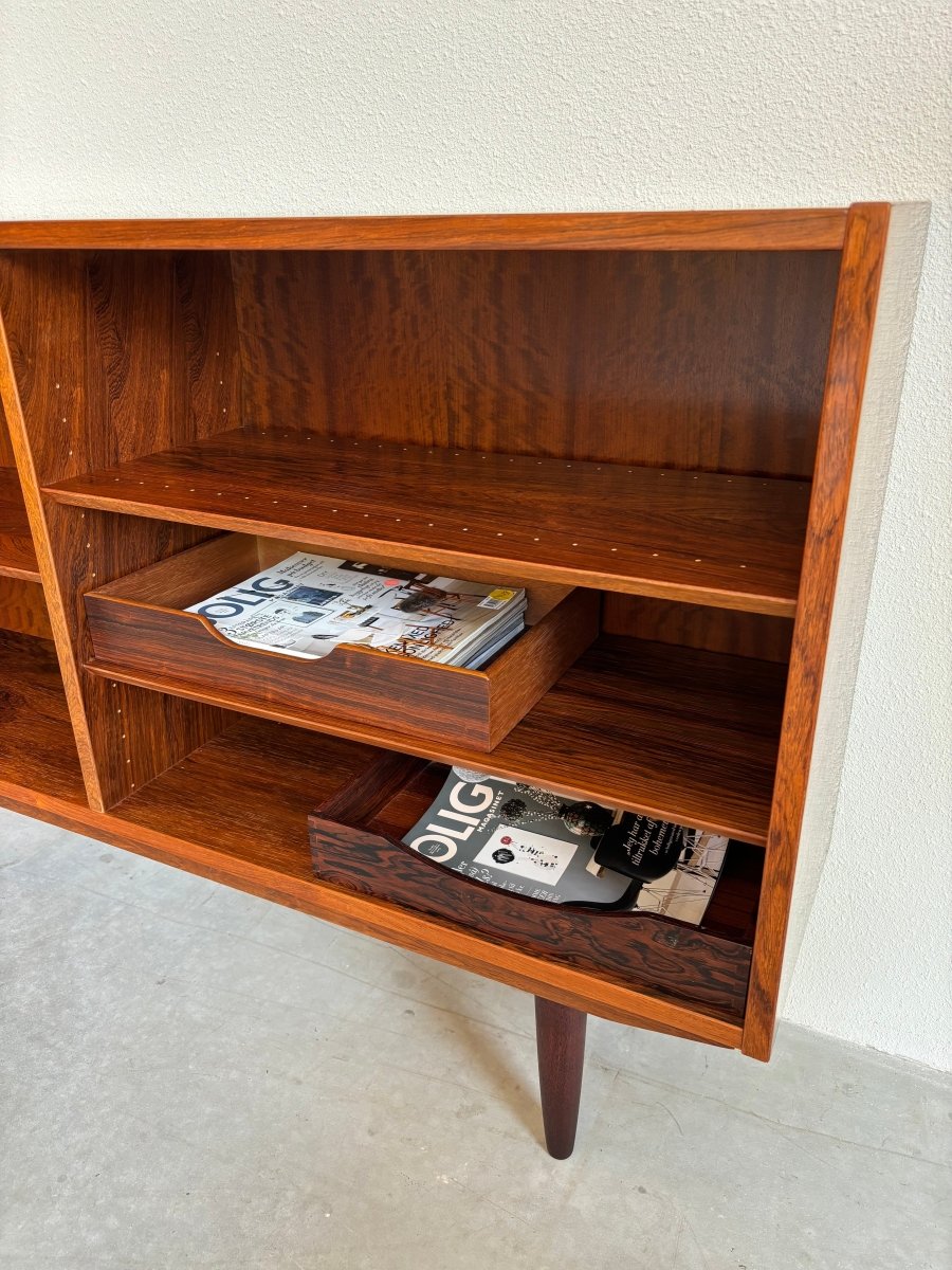 
                  
                    Lage boekenkast palissander - LOUI.STORE
                  
                