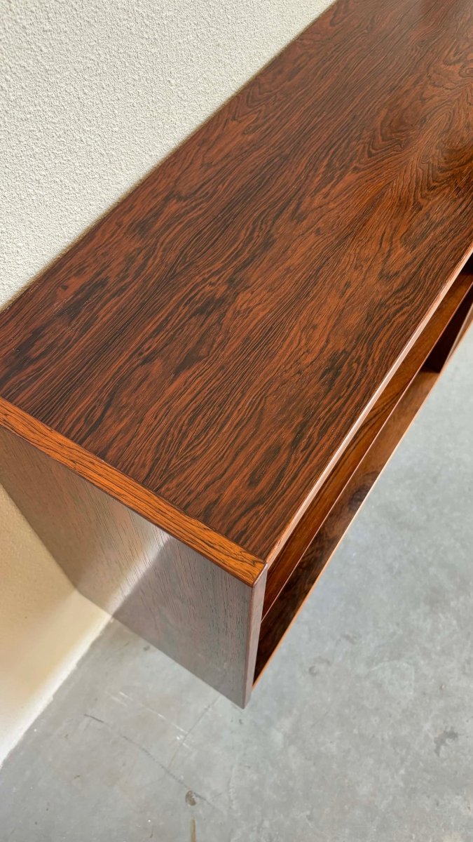 
                  
                    Lage boekenkast palissander - LOUI.STORE
                  
                