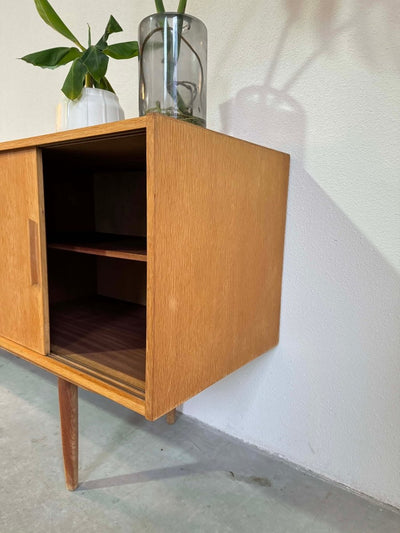 
                  
                    Lowboard eiken smalle lades - LOUI.STORE
                  
                