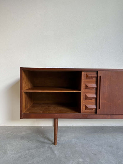 
                  
                    Lowboard teak 4 lades 2 schuifdeuren - LOUI.STORE
                  
                