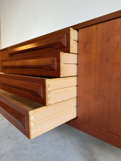 
                  
                    Lowboard teak 4 lades 2 schuifdeuren - LOUI.STORE
                  
                