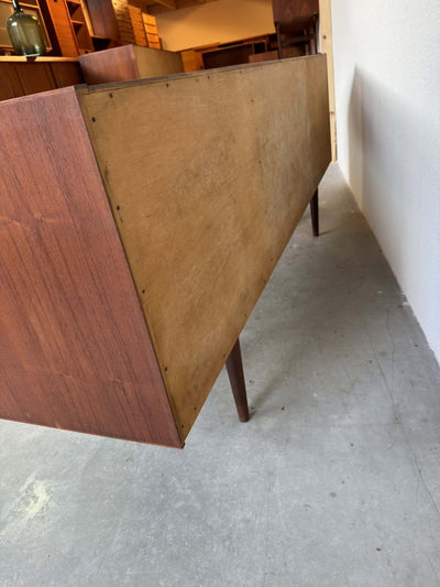 
                  
                    Lowboard teak 4 lades 2 schuifdeuren - LOUI.STORE
                  
                