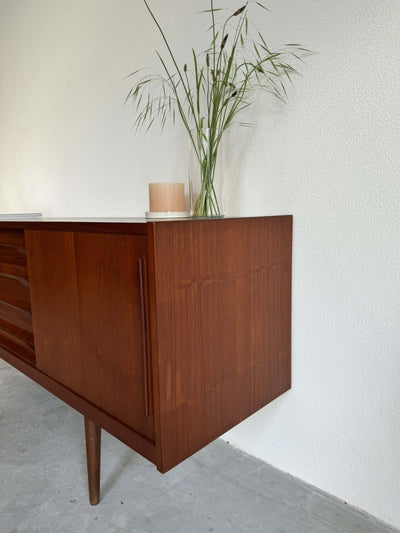 
                  
                    Lowboard teak 4 lades 2 schuifdeuren - LOUI.STORE
                  
                