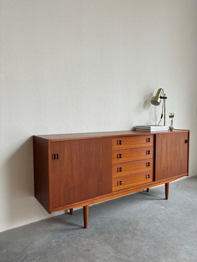 
                  
                    Lowboard teak met 4 lades - LOUI.STORE
                  
                