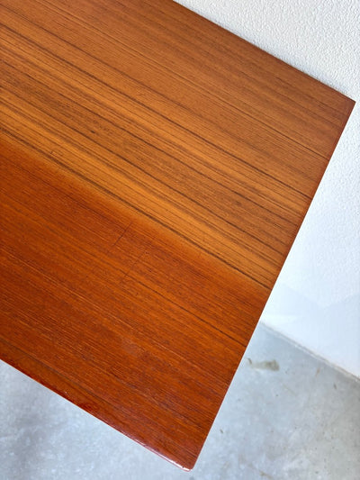 
                  
                    Lowboard teak met lades - LOUI.STORE
                  
                