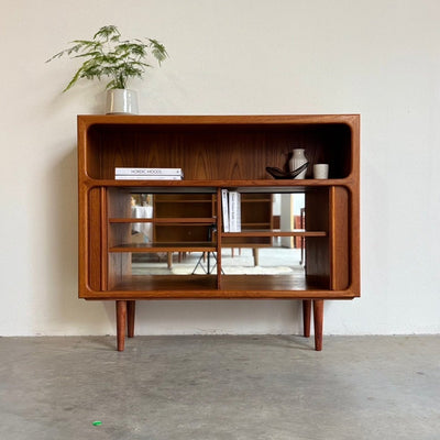 
                  
                    Mid century design highboard - dressoir Dyrlund teak tambour - LOUI.STORE
                  
                