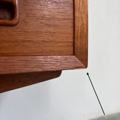 
                  
                    Mid century highboard teak schuifdeuren + lades - LOUI.STORE
                  
                