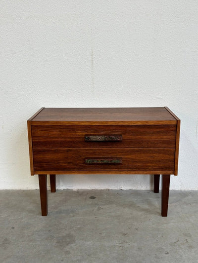 
                  
                    Mid Century laag ladekastje 2* palissander - LOUI.STORE
                  
                