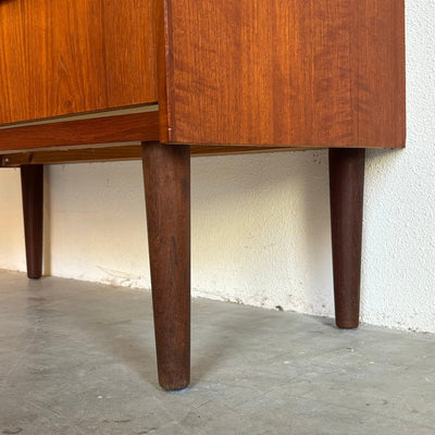 
                  
                    Mid century ladekast teak slanke greep - LOUI.STORE
                  
                