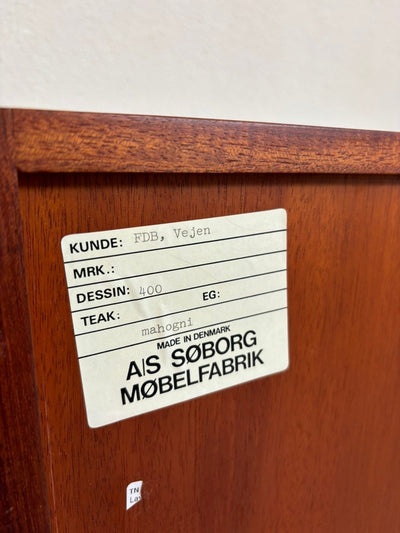 
                  
                    Mid century LP kastje mahonie, A|S Søborg Møbelfabrik - LOUI.STORE
                  
                