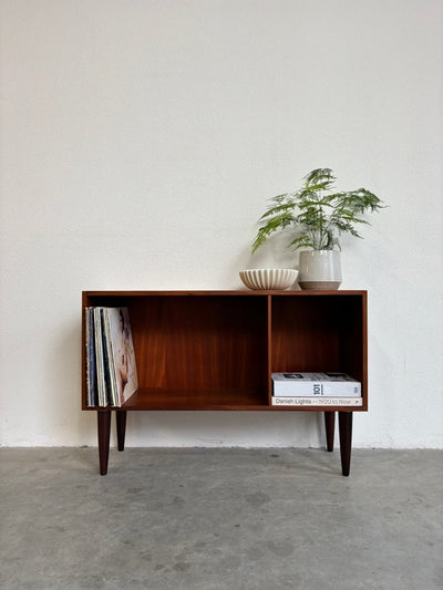 
                  
                    Mid century LP kastje mahonie, A|S Søborg Møbelfabrik - LOUI.STORE
                  
                