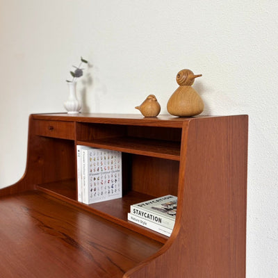 
                  
                    Mid century secretaire teak kleine lade - LOUI.STORE
                  
                